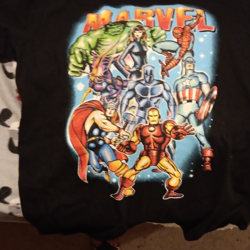 MARVEL T SHIRT SIZE MED